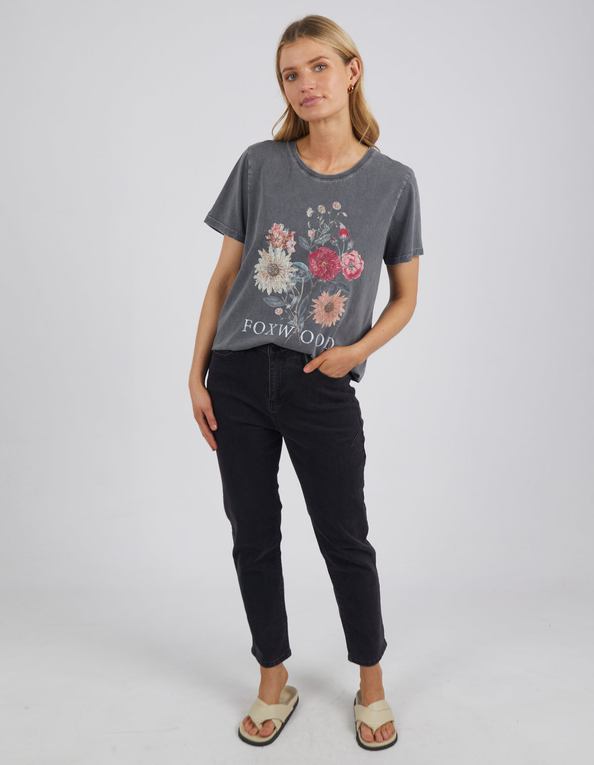 Bouquet Tee - Washed Black - Foxwood