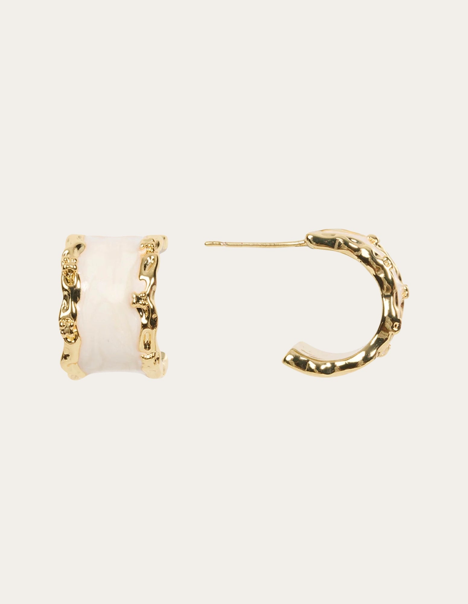 Mira Earring - Curved White - Eb&Ive